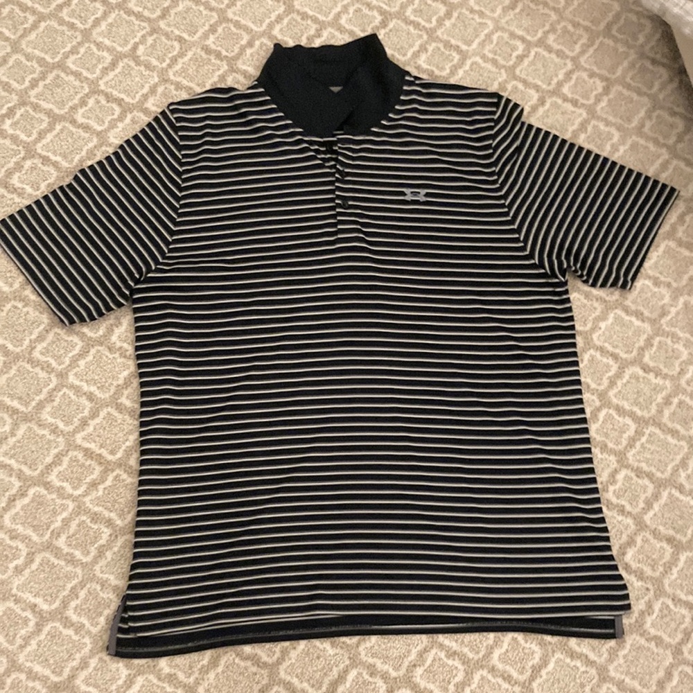 Short sleeved Under Armor heat gear